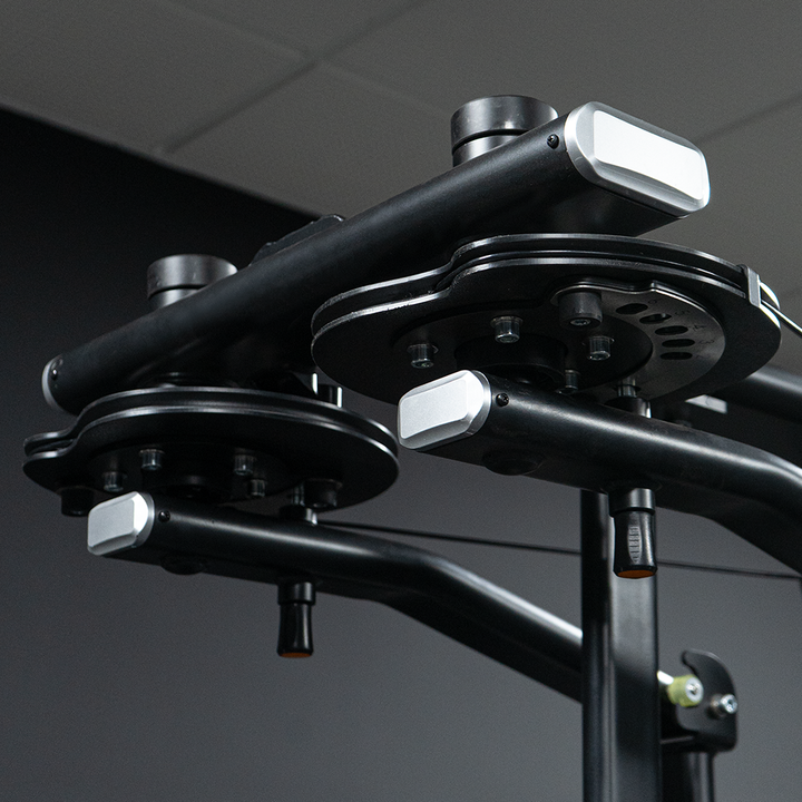 Aperturas de Pecho y Deltoides | Máquina selectorizada dual - Pro Series